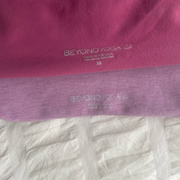 (2 pairs) Beyond Yoga Valentines' Day Balletcore bundle - Picture 6 of 10